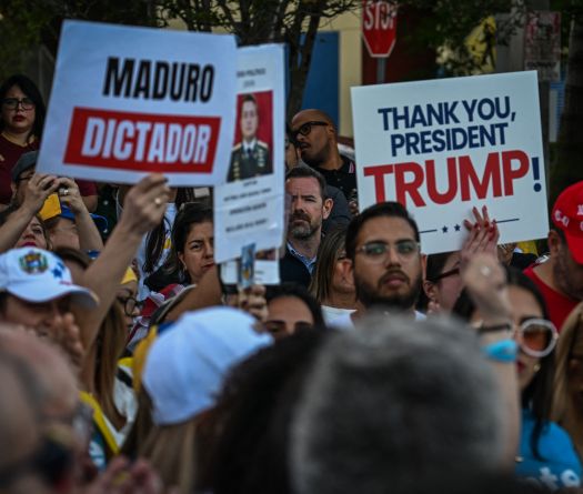 Trump assure que les États-Unis dirigent le Venezuela, avant une comparution de Maduro