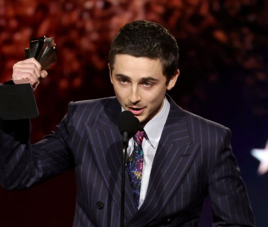 ​​​​​​​Timothée Chalamet désigné meilleur acteur lors des Critics Choice Awards, un pas vers les Oscars