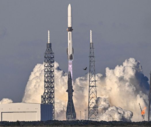 Blue Origin réussit l’atterrissage de son booster New Glenn