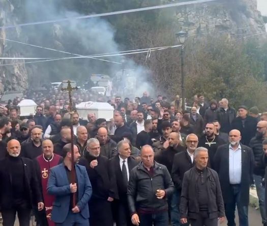 Yahchouch pleure ses morts après la frappe d’Aïn Saadé