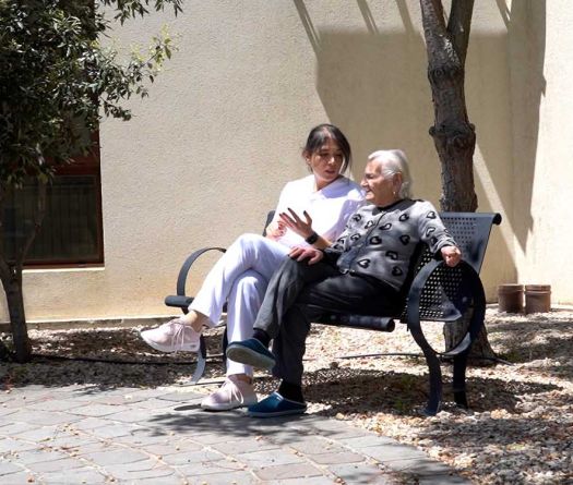 Yara Serhan, infirmière au chevet des aînés