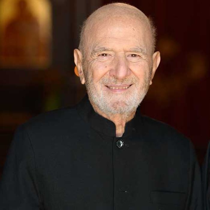 Dr Mardiros Nigolian