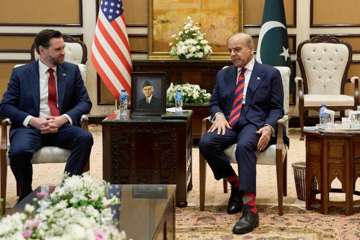 Pakistan strives to bring Iran and the United States back to the negotiating table