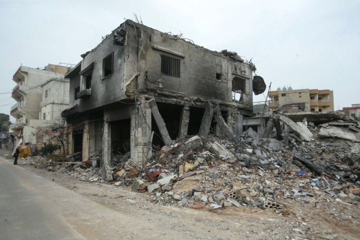 The Israeli army announces having established a yellow line of demarcation in Lebanon, as in Gaza