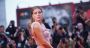 Adèle Exarchopoulos derrière les projecteurs, bouleversante et sans masque 
