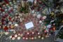 Crans-Montana : fleurs et bougies en hommage aux victimes