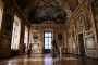 Neuf mois après le cambriolage du Louvre, la galerie d'Apollon rouvre, sans ses joyaux