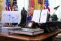 Trump signe un décret changeant le nom du «lac Ontario» en «lac d'Amérique»