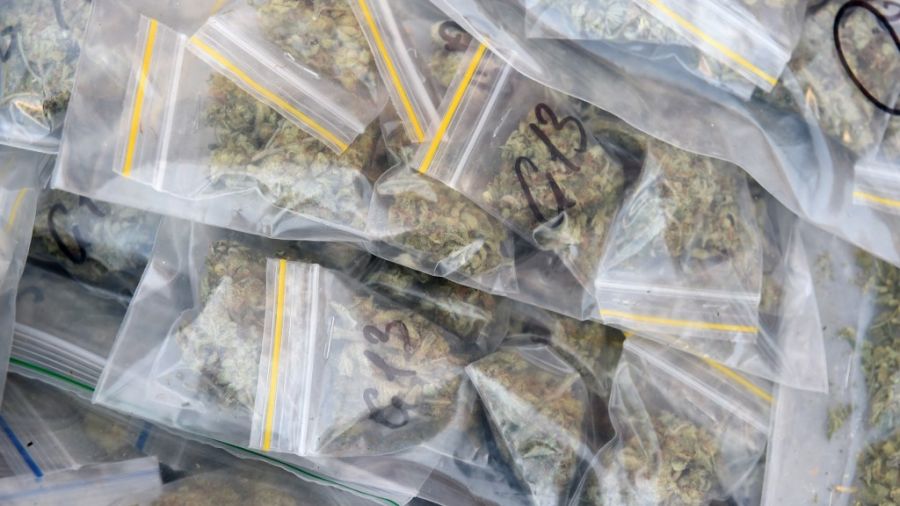 Un important trafiquant de drogues présumé extradé de Dubaï vers la France