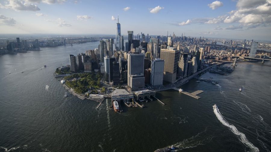 New York est battue par les flots, mais ne sombrera pas