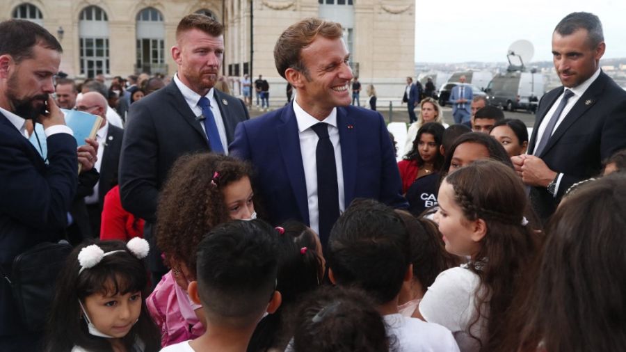 Macron va \