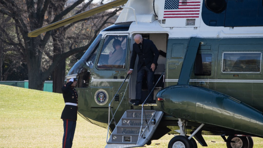 Biden veut dégripper les services administratifs pour faciliter la vie des Américains