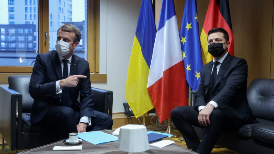 Ukraine: l'Otan et l'UE menacent la Russie de «lourdes conséquences» en cas d'agression