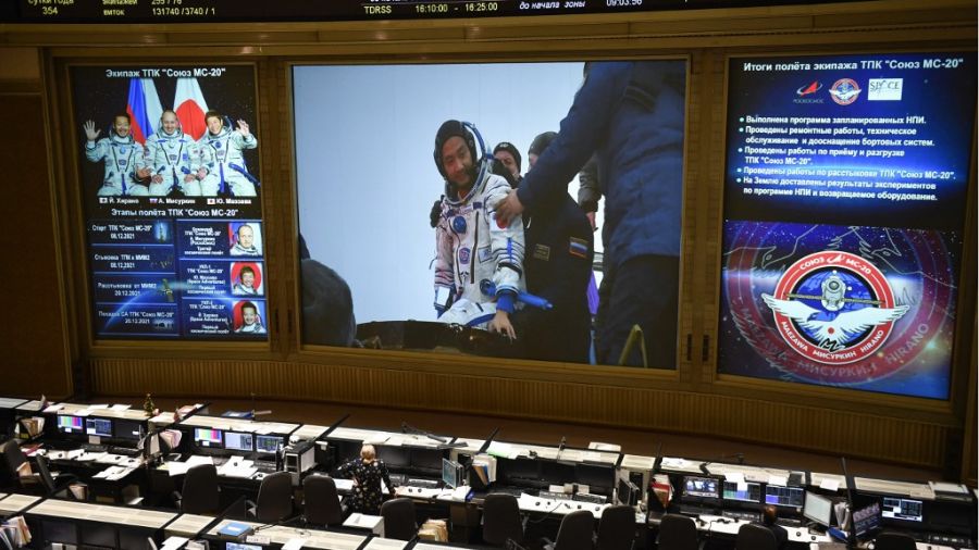 Retour sur Terre des deux touristes japonais après 12 jours sur l'ISS