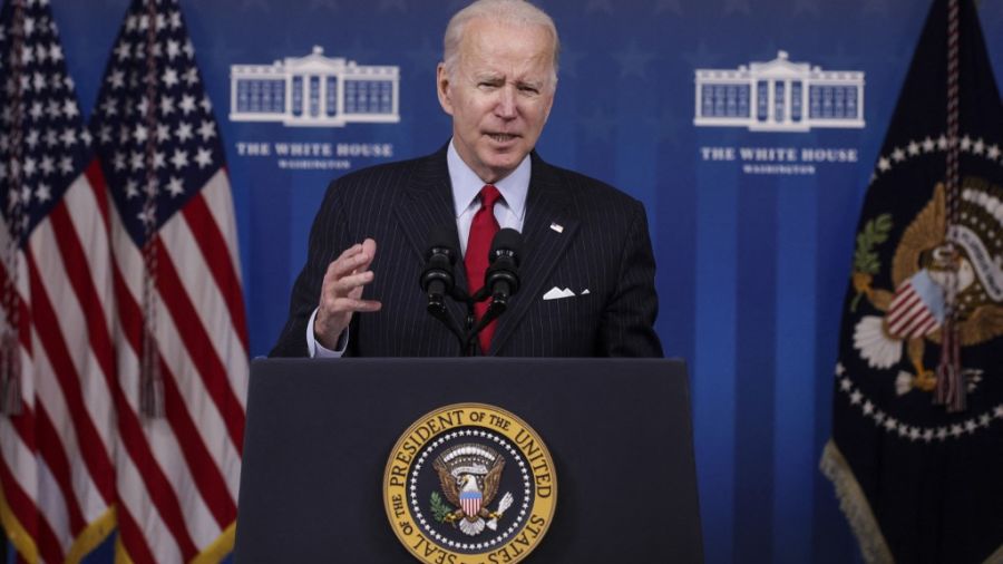 Biden puise dans les réserves stratégiques pour faire baisser le prix du brut
