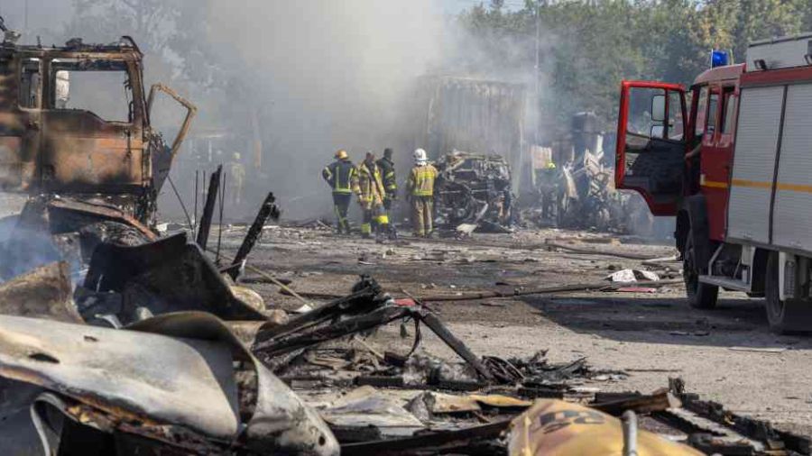 L'Ukraine visée par de nouvelles frappes mortelles au lendemain d'une attaque russe «massive»