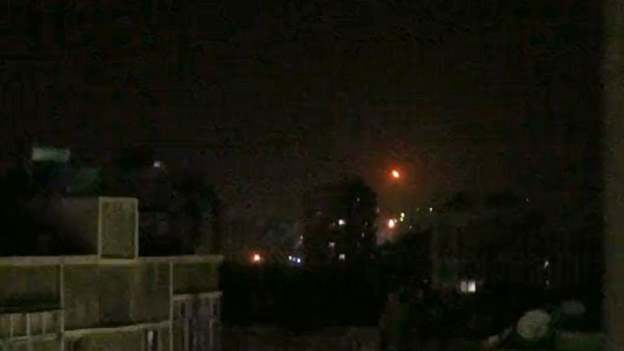 Syrie: Israël frappe des cibles à Damas et Homs