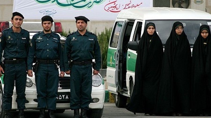 Voile: la police iranienne sévit de nouveau
