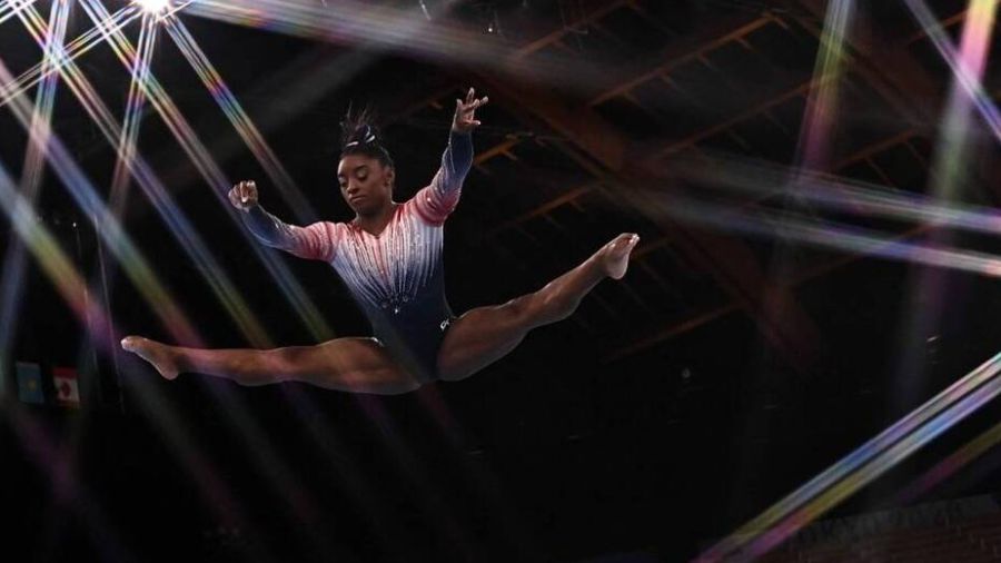 Gymnastique: à un an des Jeux, la légende Biles renoue avec la compétition