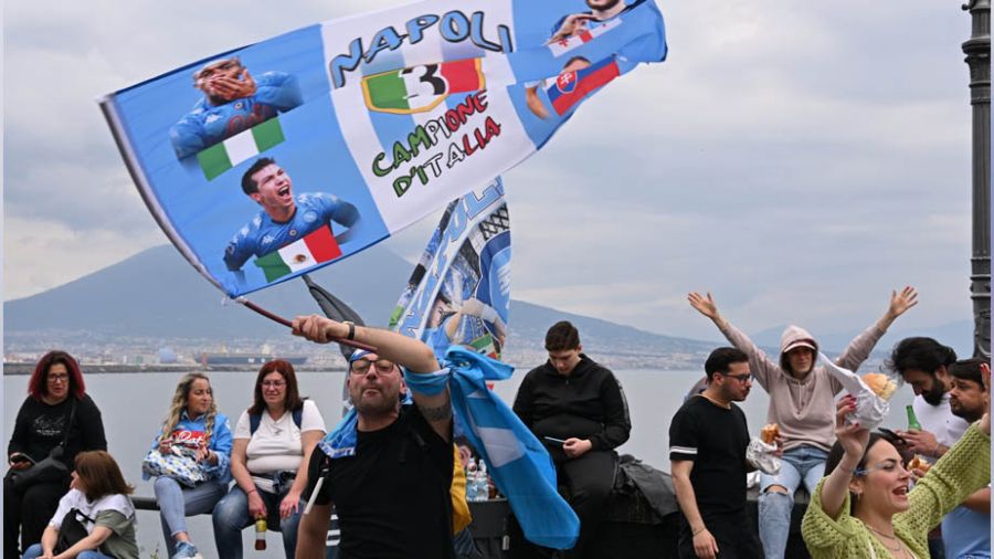 Naples peut mettre le point final à 33 ans d'attente