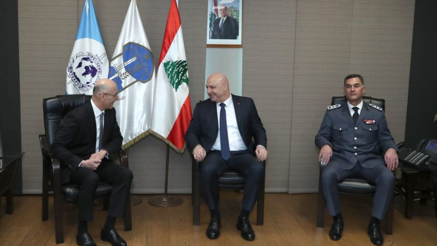 Aoun en visite auprès des forces de sécurité: Pour l’indépendance des institutions sécuritaires 