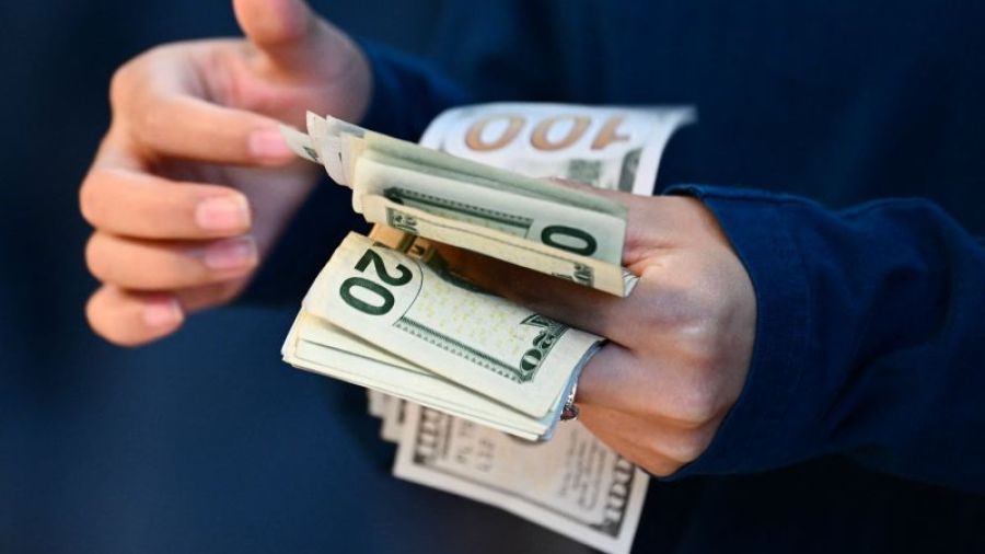 Le dollar attend les données sur l'emploi américain
