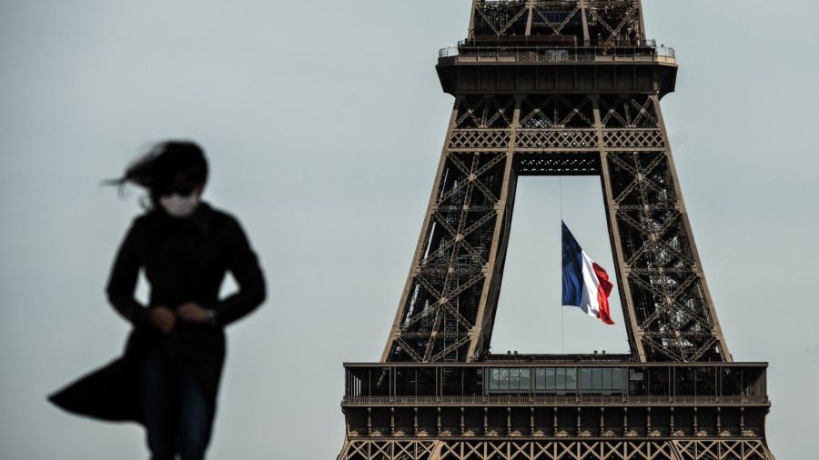 Les noms de 72 femmes scientifiques bientôt gravés sur la tour Eiffel