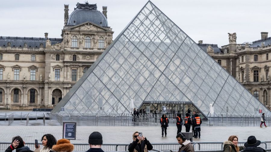 Louvre: pas de grève ce lundi, mais une nouvelle AG des personnels annoncée lundi prochain