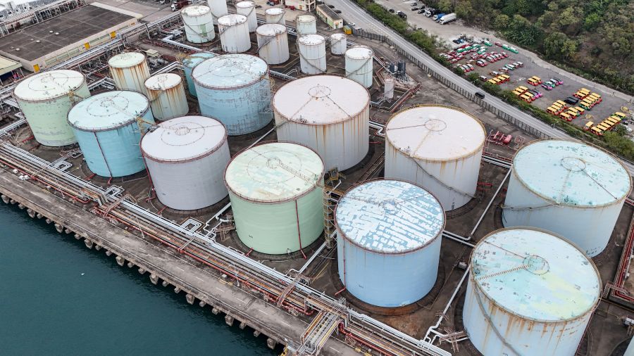 Le pétrole limite sa flambée après l'abandon par Trump d'une taxe sur le trafic dans Ormuz