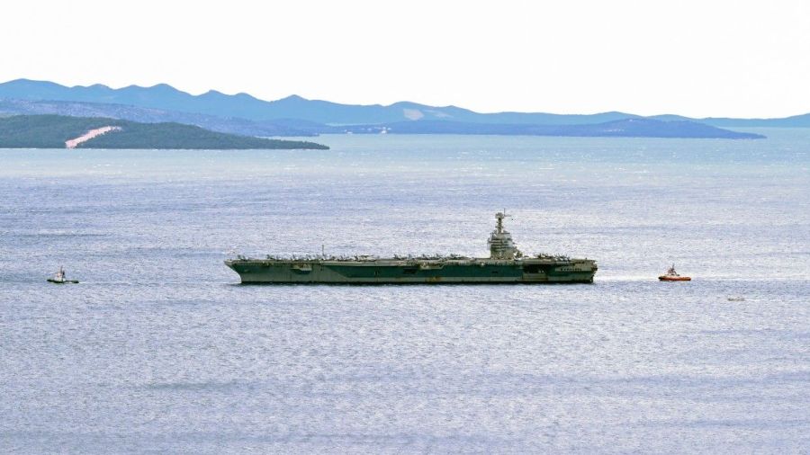 Un des trois porte-avions américains déployés au Moyen-Orient a quitté la région