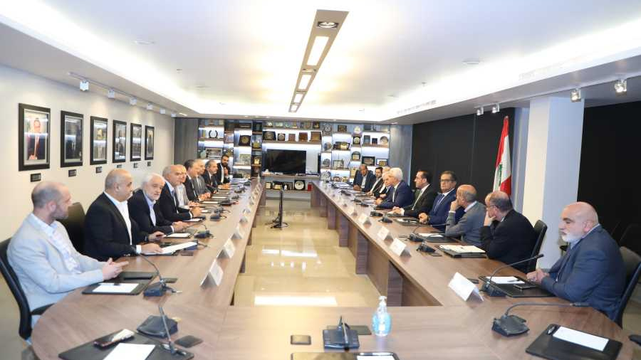 Les organismes économiques et Corm: pour doter le Liban d'Internet par satellite
