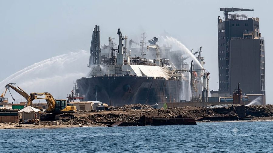 Egypte: incendie sur deux navires stockant du gaz dans le port de Damiette (ministère)