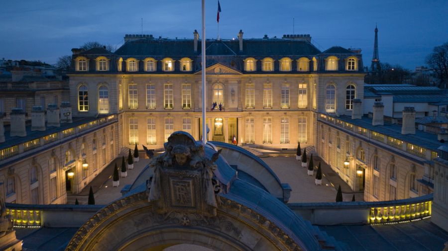 Entre président tout-puissant ou sans pouvoirs, la Ve République balance