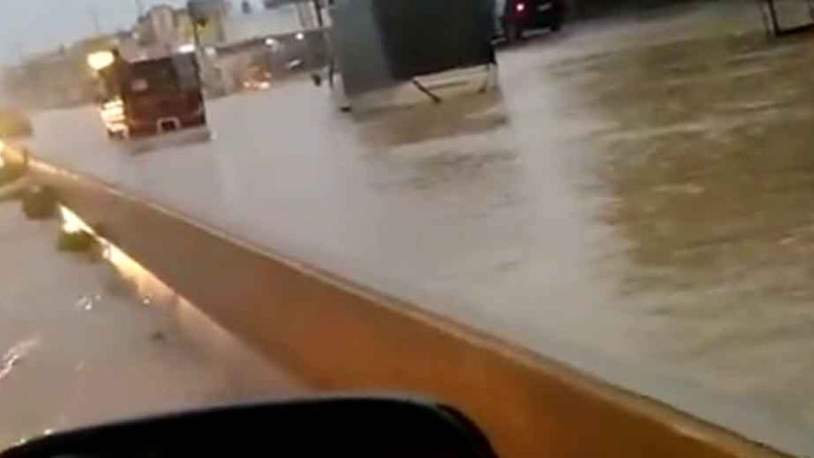 Inondations sur la route côtière à Tripoli et au Akkar