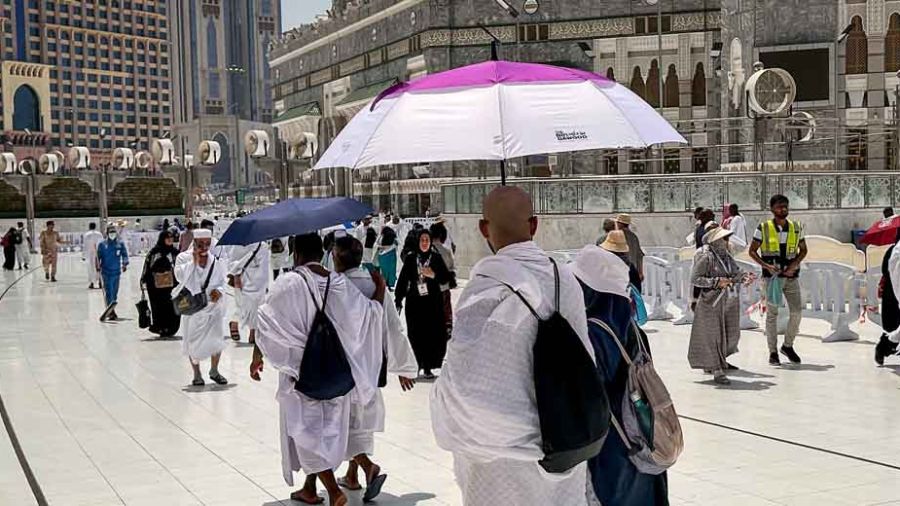 Les fidèles musulmans entament le grand pèlerinage à La Mecque