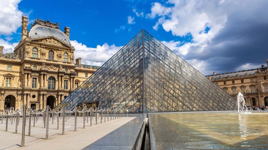 Le ciel serait-il tombé sur la tête du Louvre?