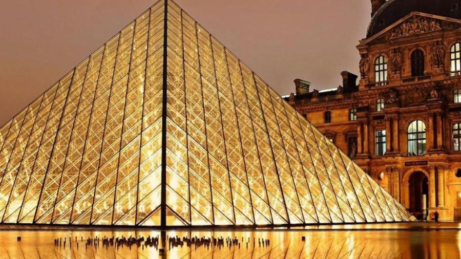 Le Louvre célèbre la mode dans une exposition inédite