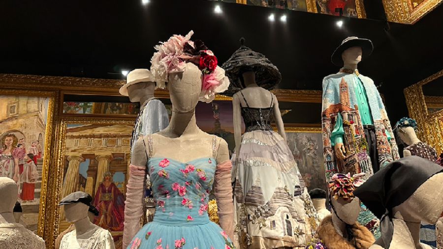 “Du cœur à la main”, un voyage couture à Paris, signé Dolce & Gabbana 