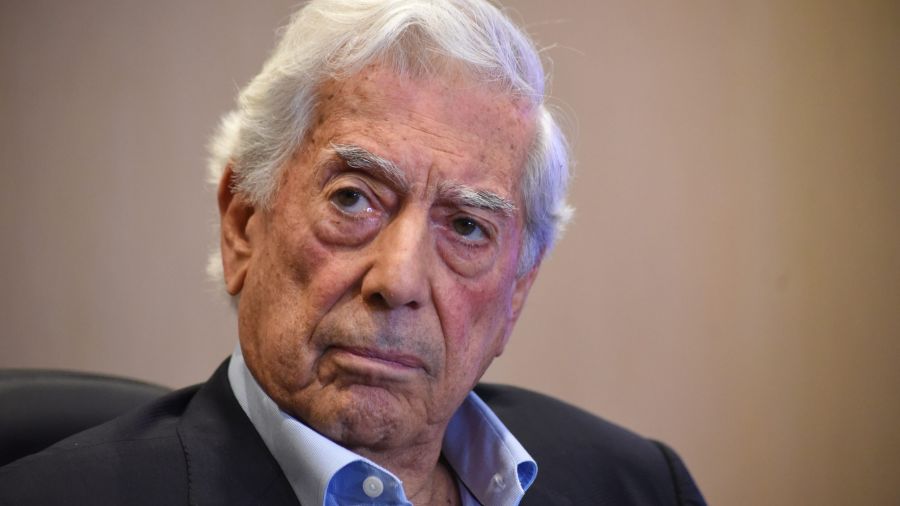 Mario Vargas Llosa élu à l'Académie Française