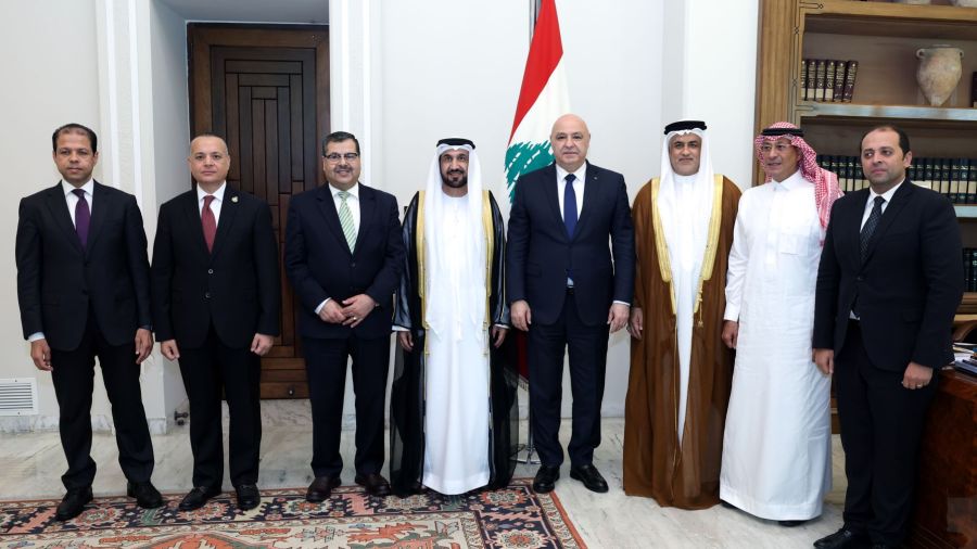 Aoun appelle à une position arabe unifiée et à un marché commun