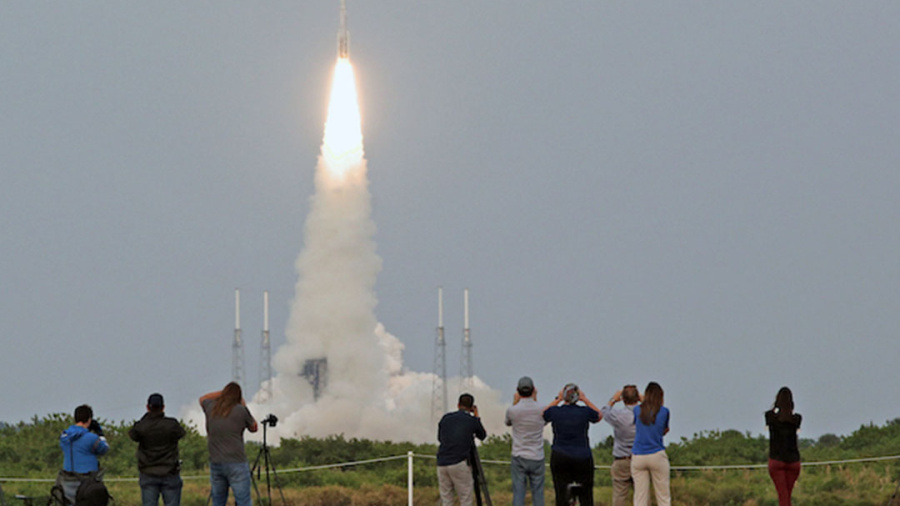 Première mission spatiale réussie pour Boeing et Starliner