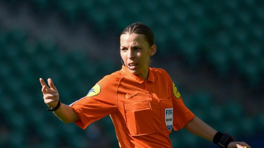 Frappart, première femme désignée pour arbitrer la finale de Coupe de France