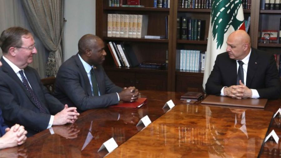 Aoun à Lammy: Seules l’armée libanaise et la Finul opéreront dans le sud du Liban