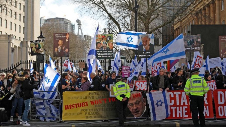 Netanyahu hué à Londres par des opposants israéliens