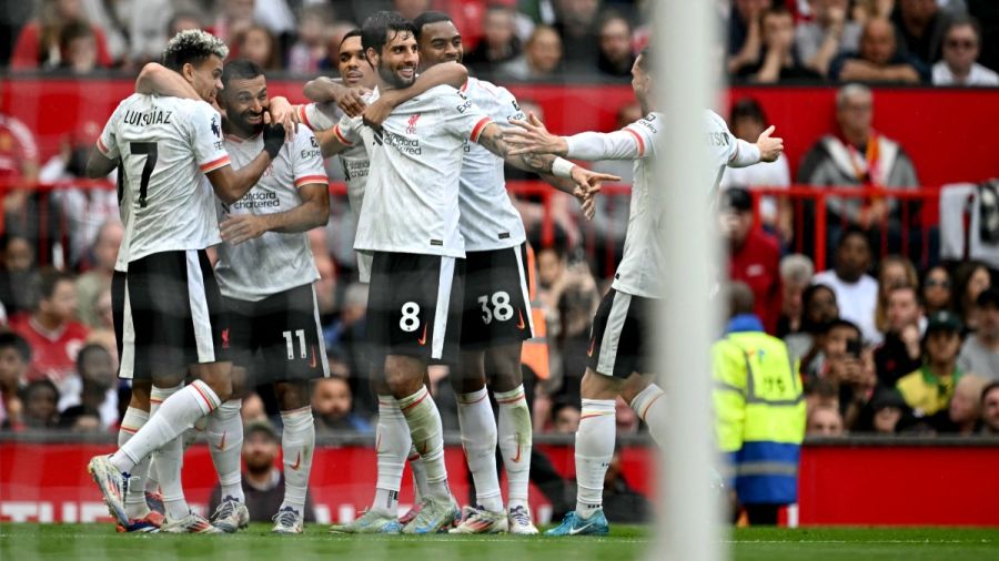Foot: Liverpool mate Manchester United à Old Trafford
