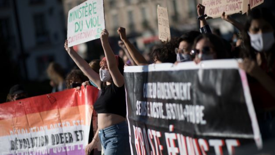 France: en politique, les agresseurs sexuels sous pression