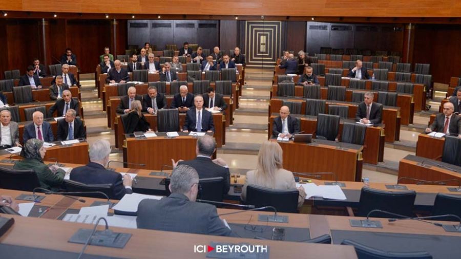 Municipales: le Parlement reporte le scrutin et blâme le gouvernement