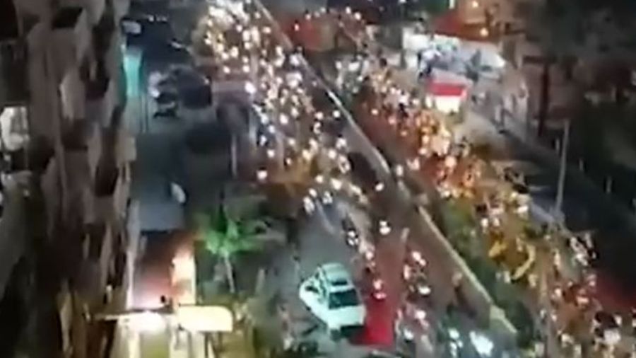  Des convois armés et provocateurs du Hezbollah défilent dans diverses régions