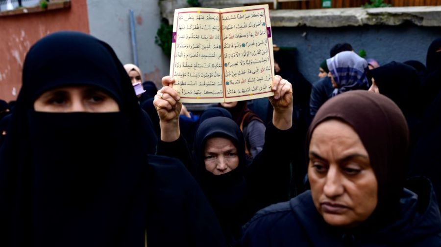 Manifestation à Bagdad contre l'autodafé d'un Coran en Suède