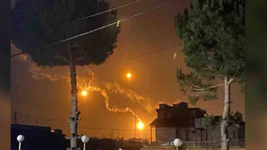 Israël lance des fusées éclairantes à la frontière